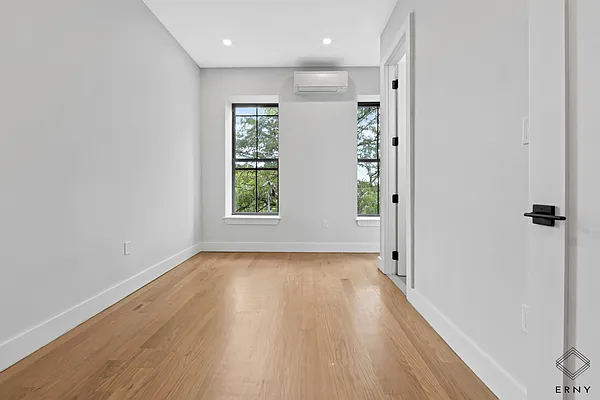 Rented by ERNY LLC | media 9