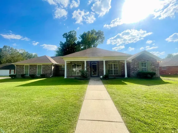 311 Longleaf Dr, Flowood, MS 39232