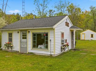 1196 Lakeview Dr, Brooklyn, MI 49230