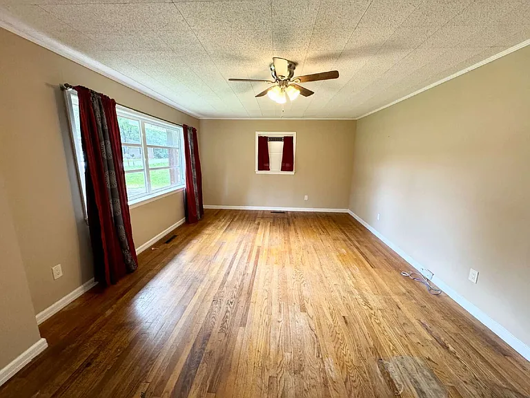 1202 Garden Cir — Photo 6