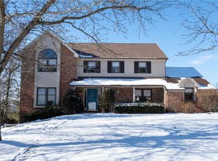 1736 Taper Dr, Pittsburgh, PA 15241