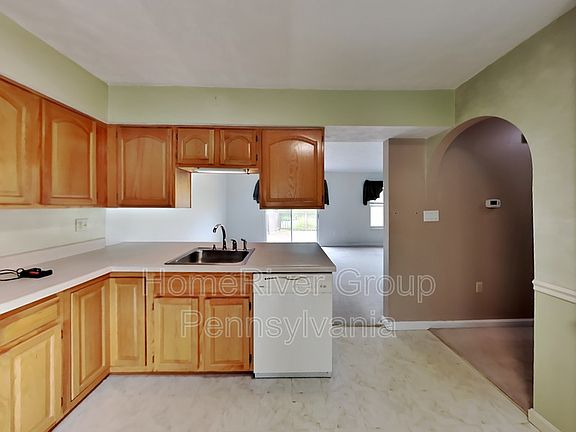 5th image of 619 Carters Grove Dr