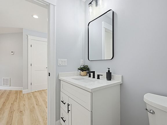 5th image of 321 Winthrop St #102
