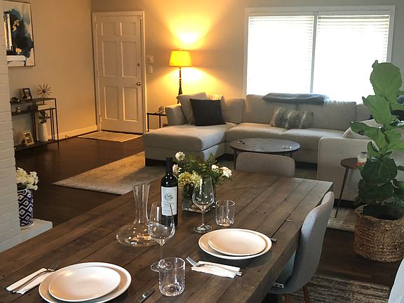 Dining area off of living rm