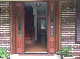 1121 Edward Dr, Great Falls, VA 22066
