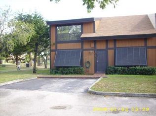 10200 Citrus Ct, Pembroke Pines, FL 33026