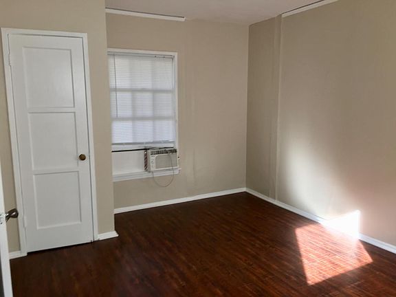 5th image of 131 N Catalina St