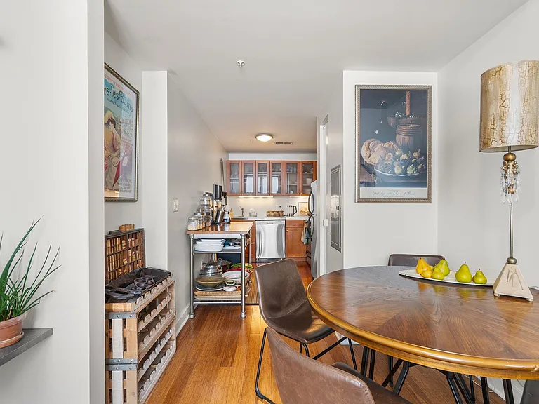 222 Montgomery St #3H — Photo 13