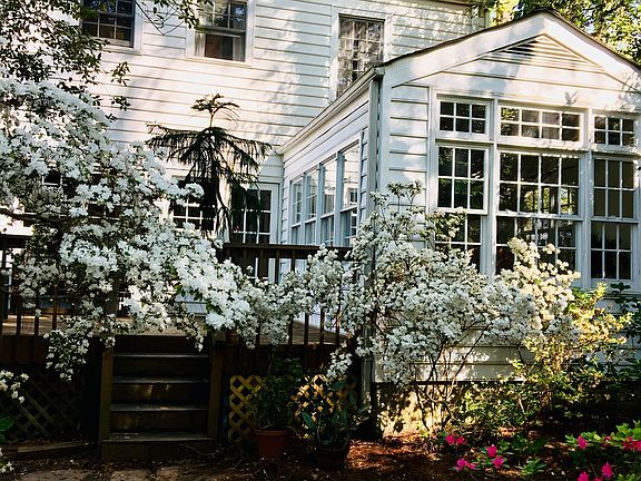 4th image of 180 Garden Ln