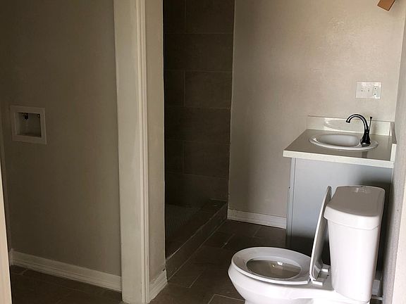 3rd image of 3801 Anita St #8