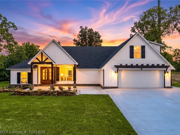 6020 Tower Cir, Van Buren, AR 72956