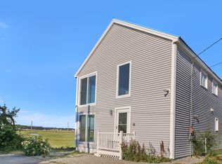 16 Bruce St, Hampton, NH 03842
