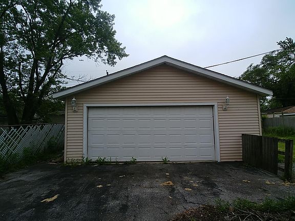 2nd image of 22417 Strassburg Ave