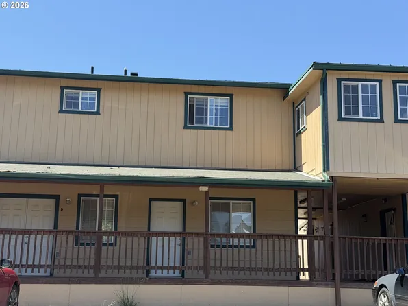 51 SW Brantley Dr, Winston, OR 97496