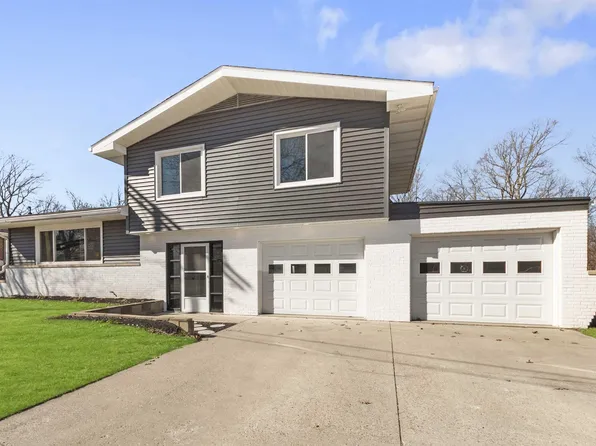 141 Field Grove Ct, East Peoria, IL 61611
