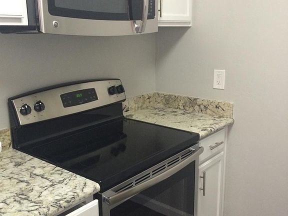 4th image of 665 Blythe Ct