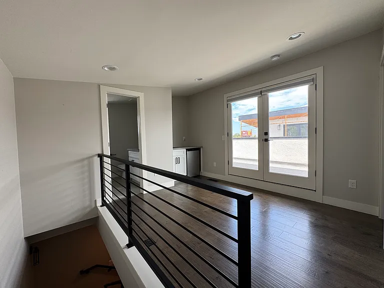 1434 Zenobia St — Photo 17