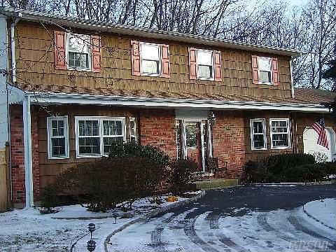1st image of 21 Stuyvesant Cir W