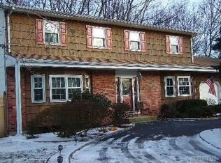 21 Stuyvesant Cir W, East Setauket, NY 11733