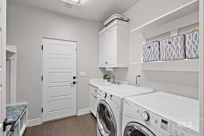1267 E Spinnaker Ln — Photo 36
