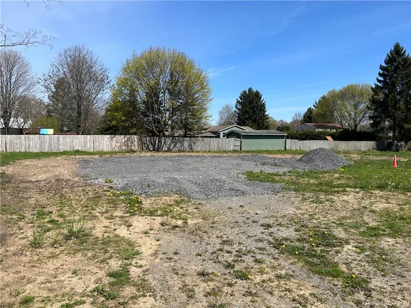 56 Mary St #25, Phelps, NY 14532