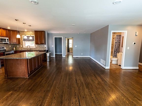 4th image of 4108 Blossomwood Dr