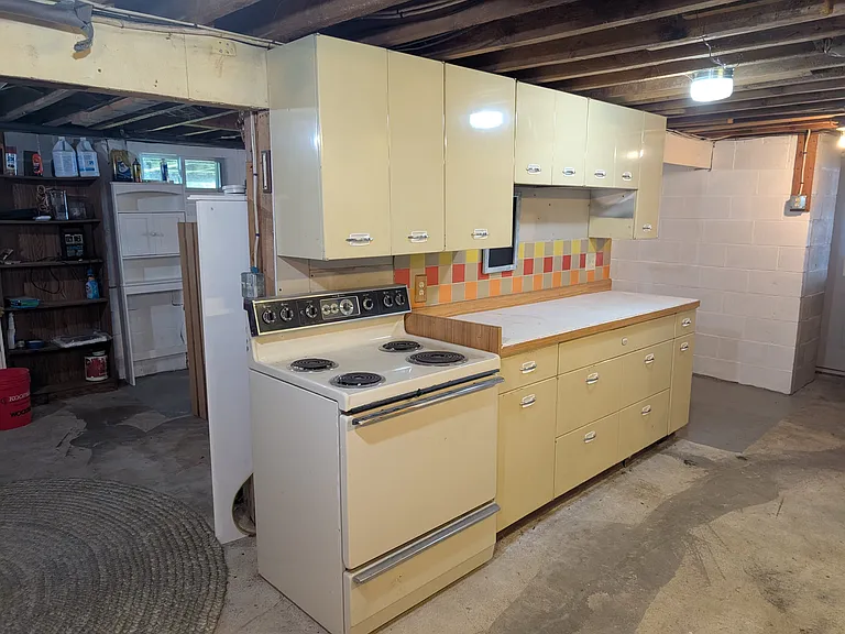 Carrier Ln — Photo 27
