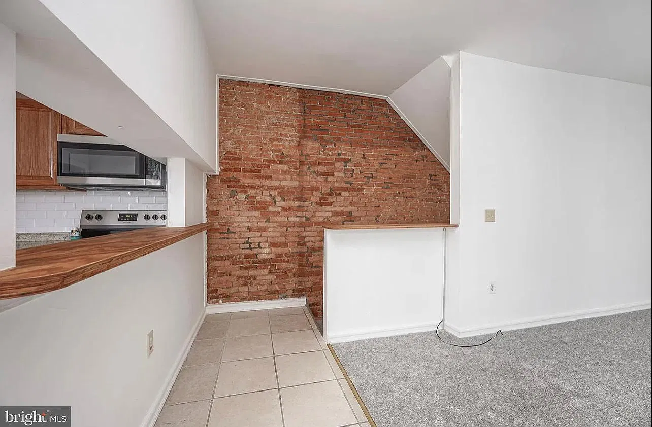 2 bed, 2047 sqft, $1,800 — Photo 1