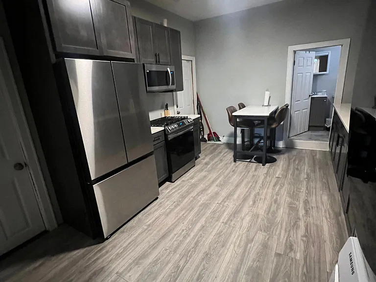 1805 W 21st Pl #1F — Photo 4