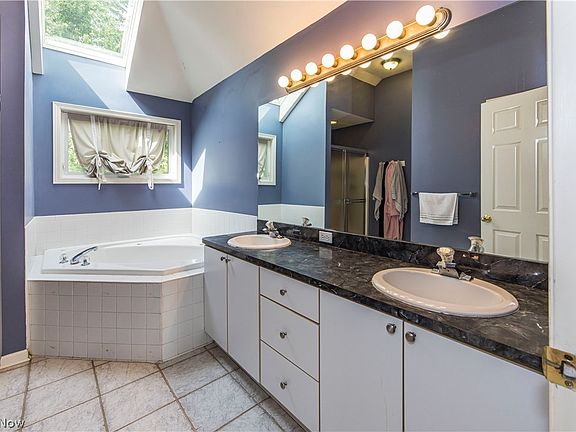4th image of 463 Wordsworth Ct