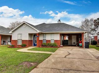 210 Village Cv, Pearl, MS 39208