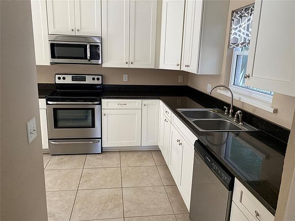 3rd image of 2724 N Terrace Dr