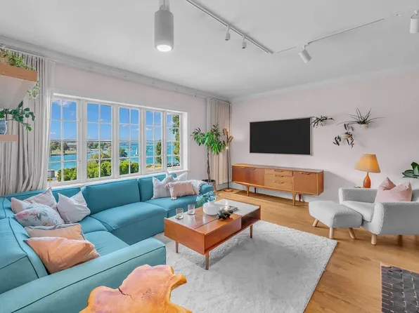 1311 Beach Ave #209, Vancouver, BC V6E 1V6