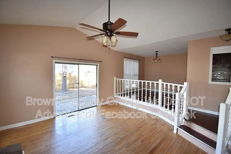 3 bed, 2.0 bath, 1191 sqft, $1,450 — Photo 4