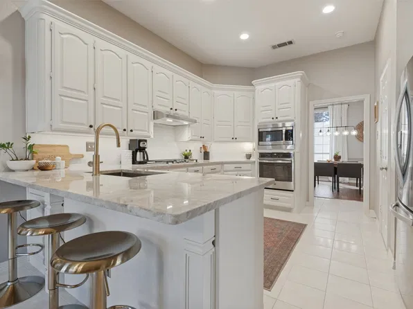 1500 Forest Meadows Ct, Bedford, TX 76021