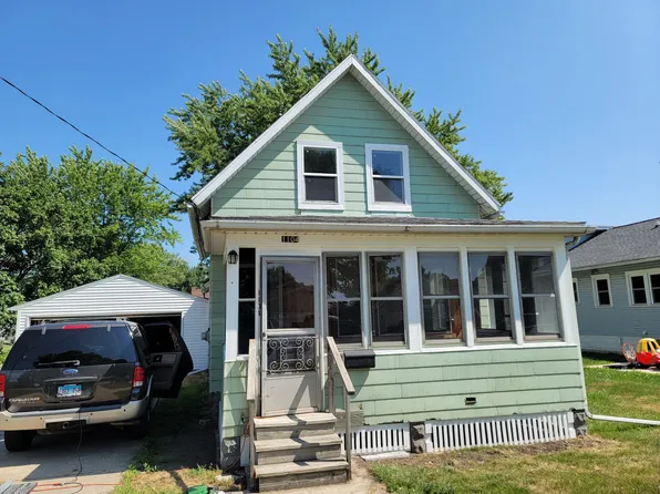 1104 W 5th St, Sterling, IL 61081