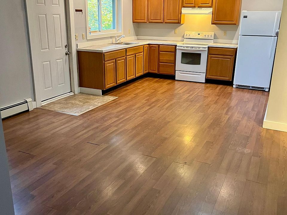 Kitchen, living room