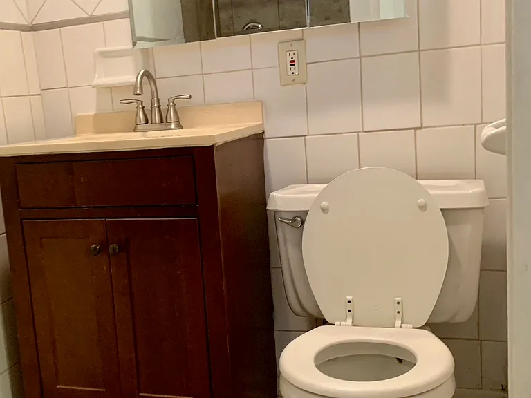 3316 N Southport Ave #1R — Photo 6