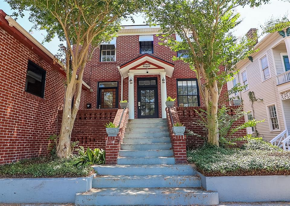 1st image of 2609 Broadway St