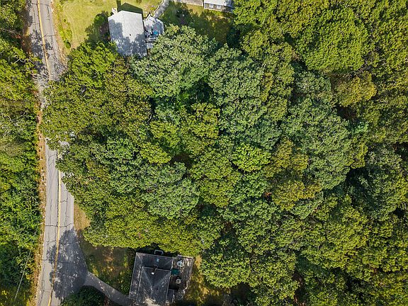 2nd image of 115 Red Brook Harbor Road