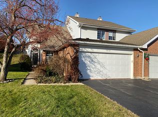 5812 Regency Ct, Gurnee, IL 60031