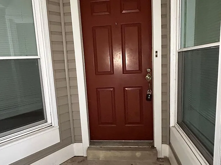 2919-F S Woodstock St #F — Photo 1
