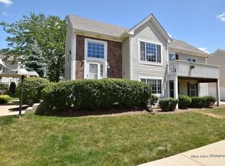 701 E Victoria Cir #701, North Aurora, IL 60542