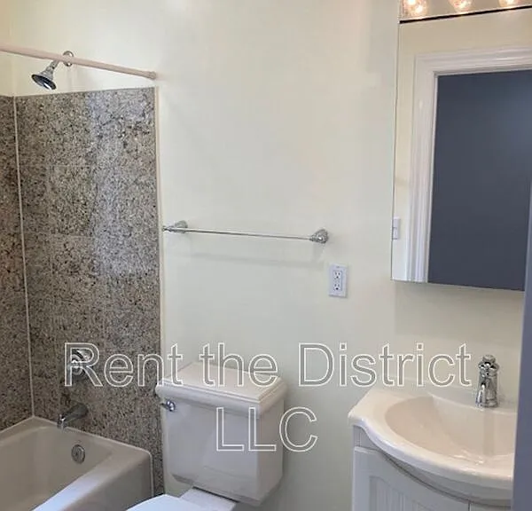 1324 Euclid St NW #205 — Photo 13
