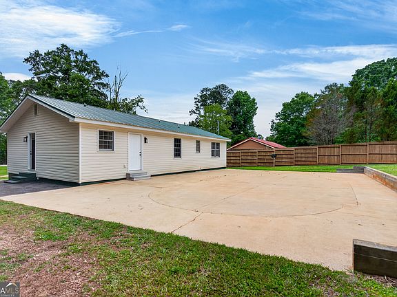 5th image of 660 Bartley Rd