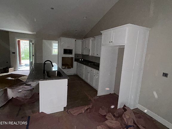 5th image of 214 Georgee Rd