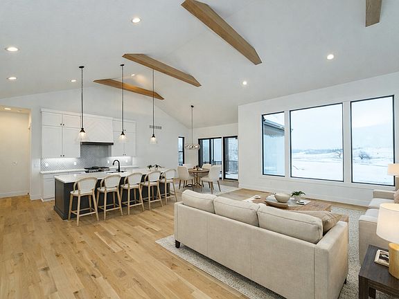 2nd image of 4980 Royal Oaks Cir SW