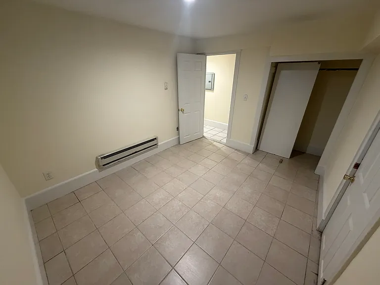 136 Chiswick Rd #1B — Photo 11