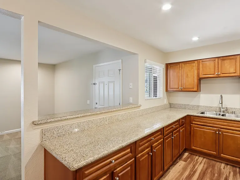 Sycamore Terrace Apartments — Photo 50