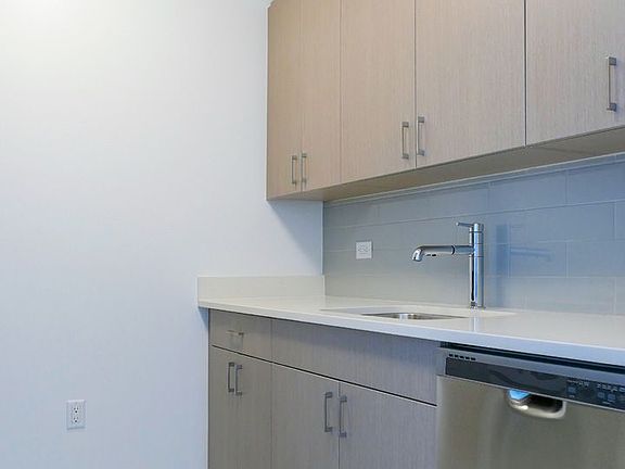5th image of 6155 Junction Blvd #16D